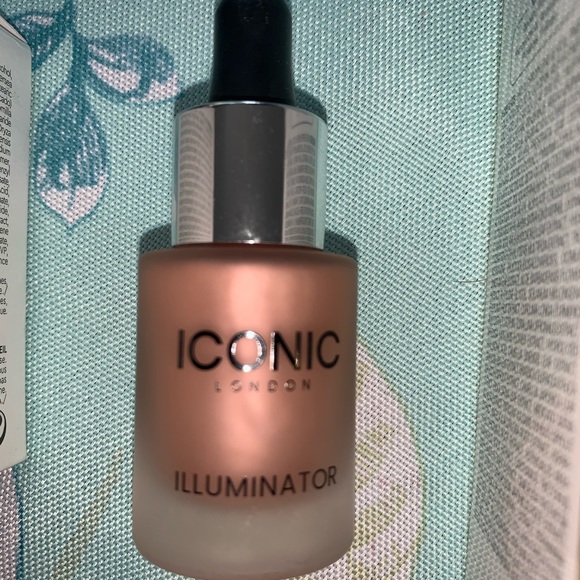 Beauty products make up - Picture 4 of 7